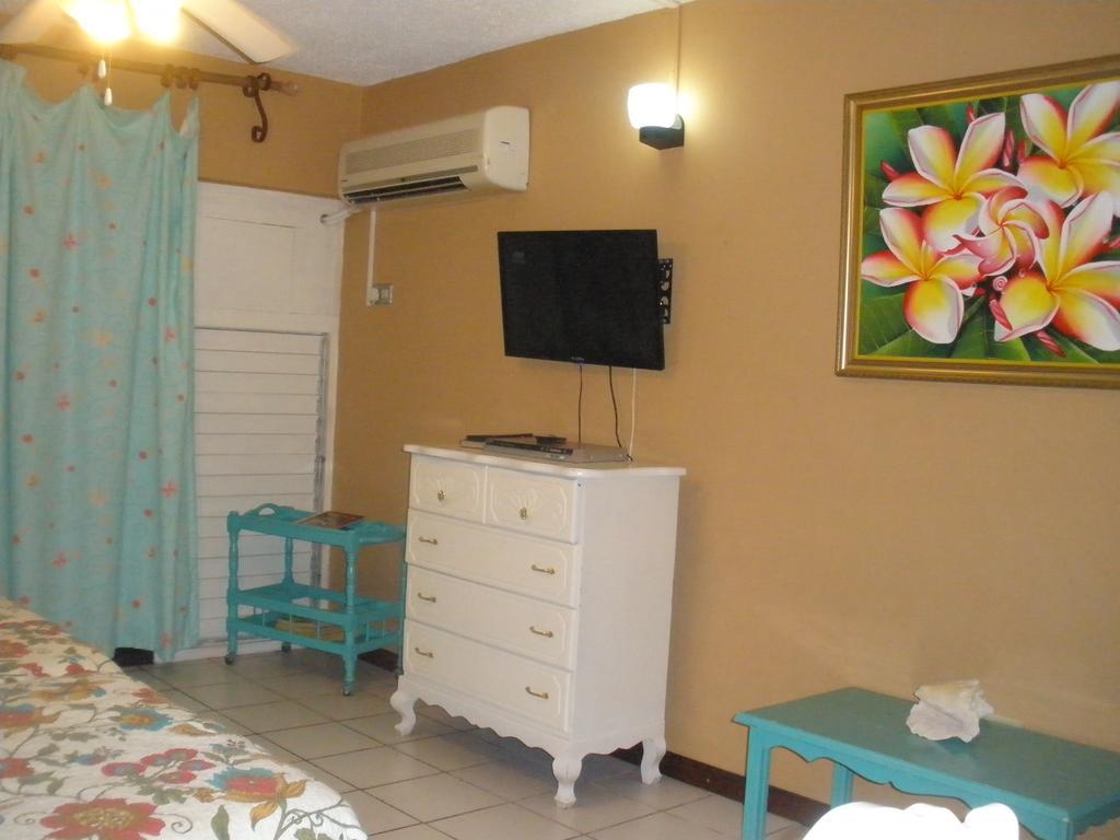 Villa Criss Ocho Rios Buitenkant foto