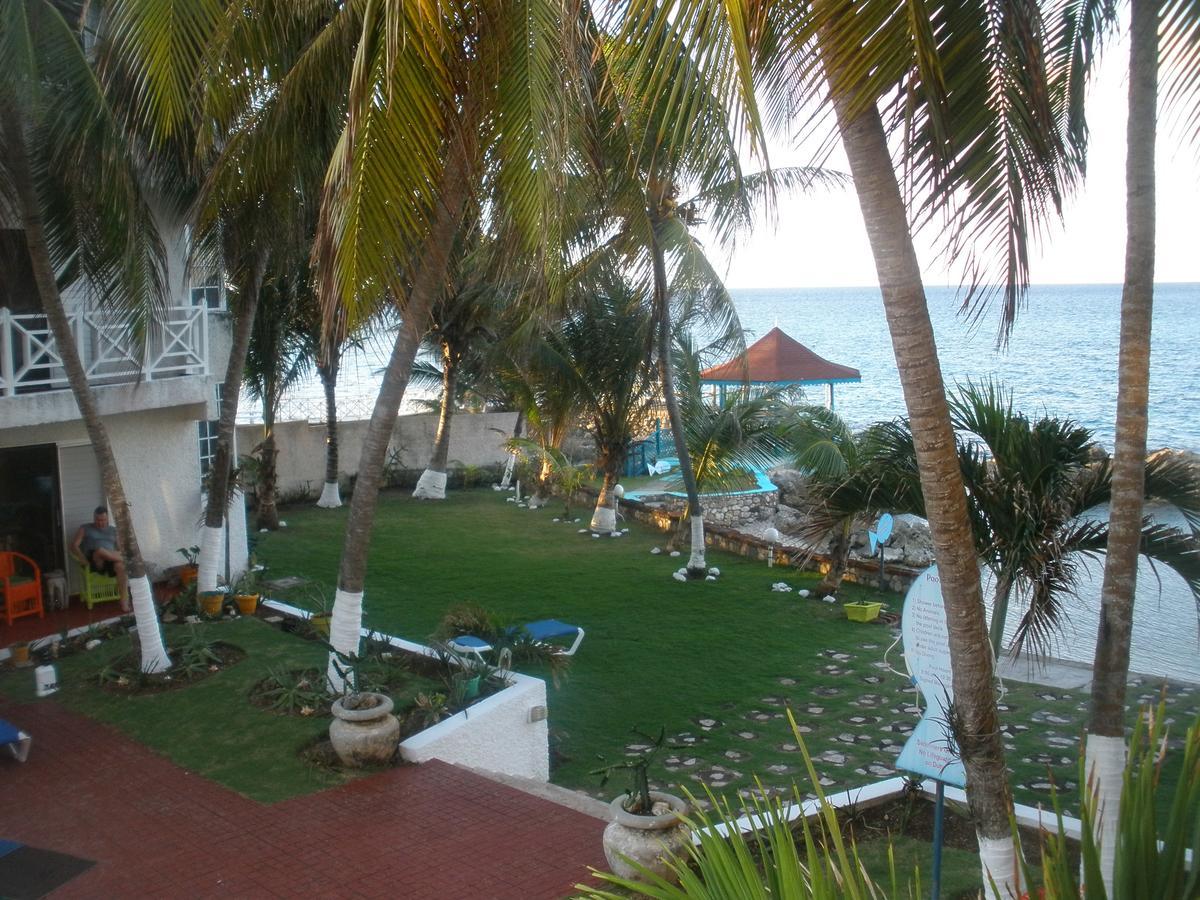 Villa Criss Ocho Rios Buitenkant foto